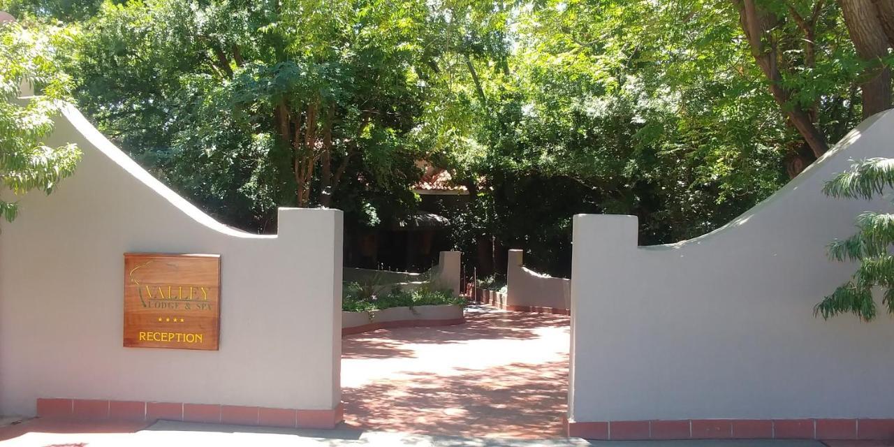 Valley Lodge & Spa Magaliesburg Buitenkant foto