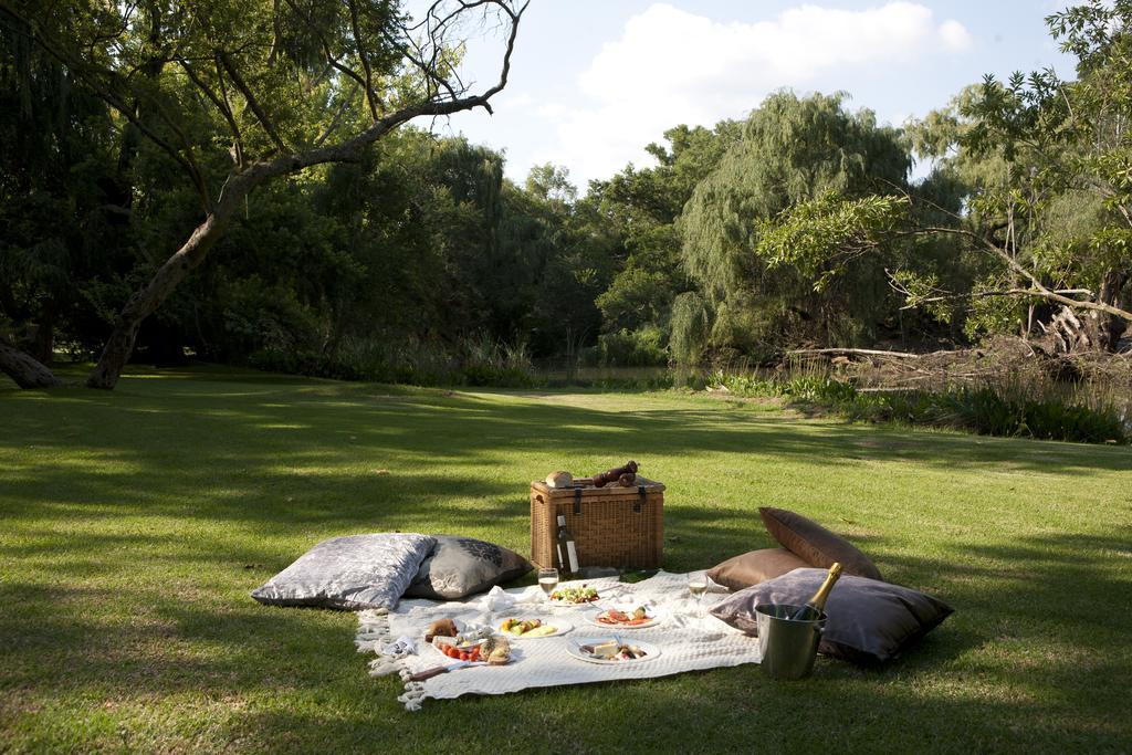 Valley Lodge & Spa Magaliesburg Buitenkant foto